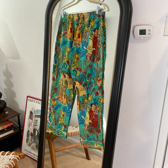 Colorful Frida Kahlo print Women's Pajama Set - Picture 6 of 10